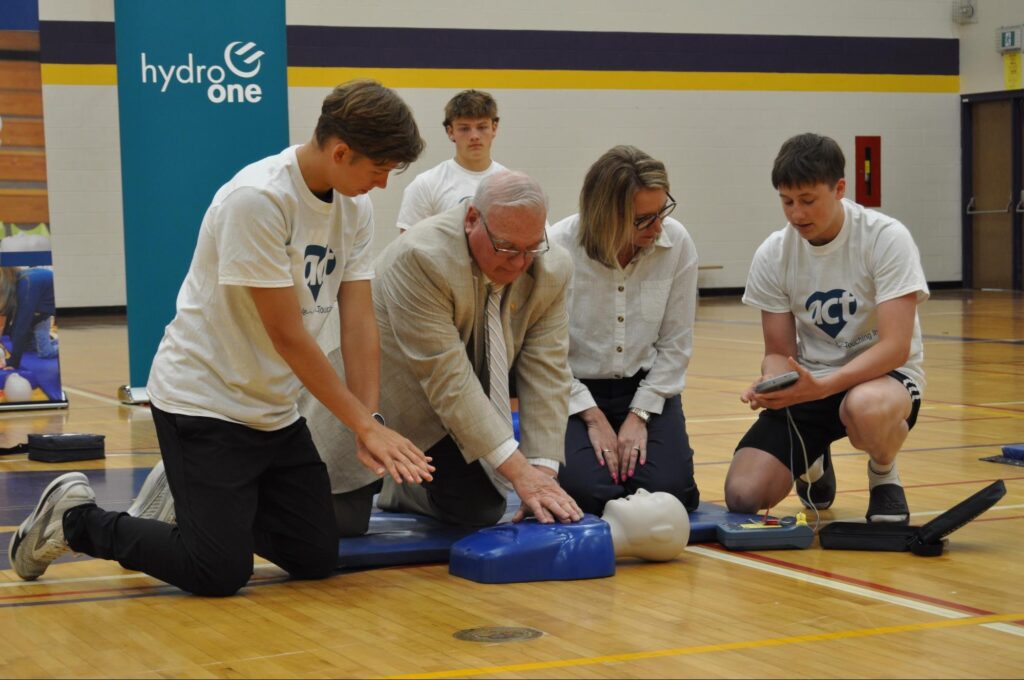 IEWSS and ACT Foundation host a CPR demonstration